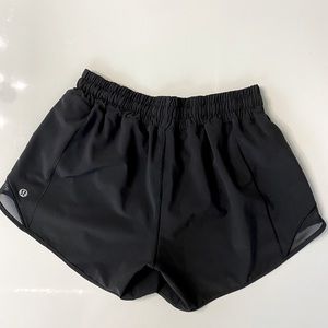 Lululemon Hotty Hot low rise 4” running shorts